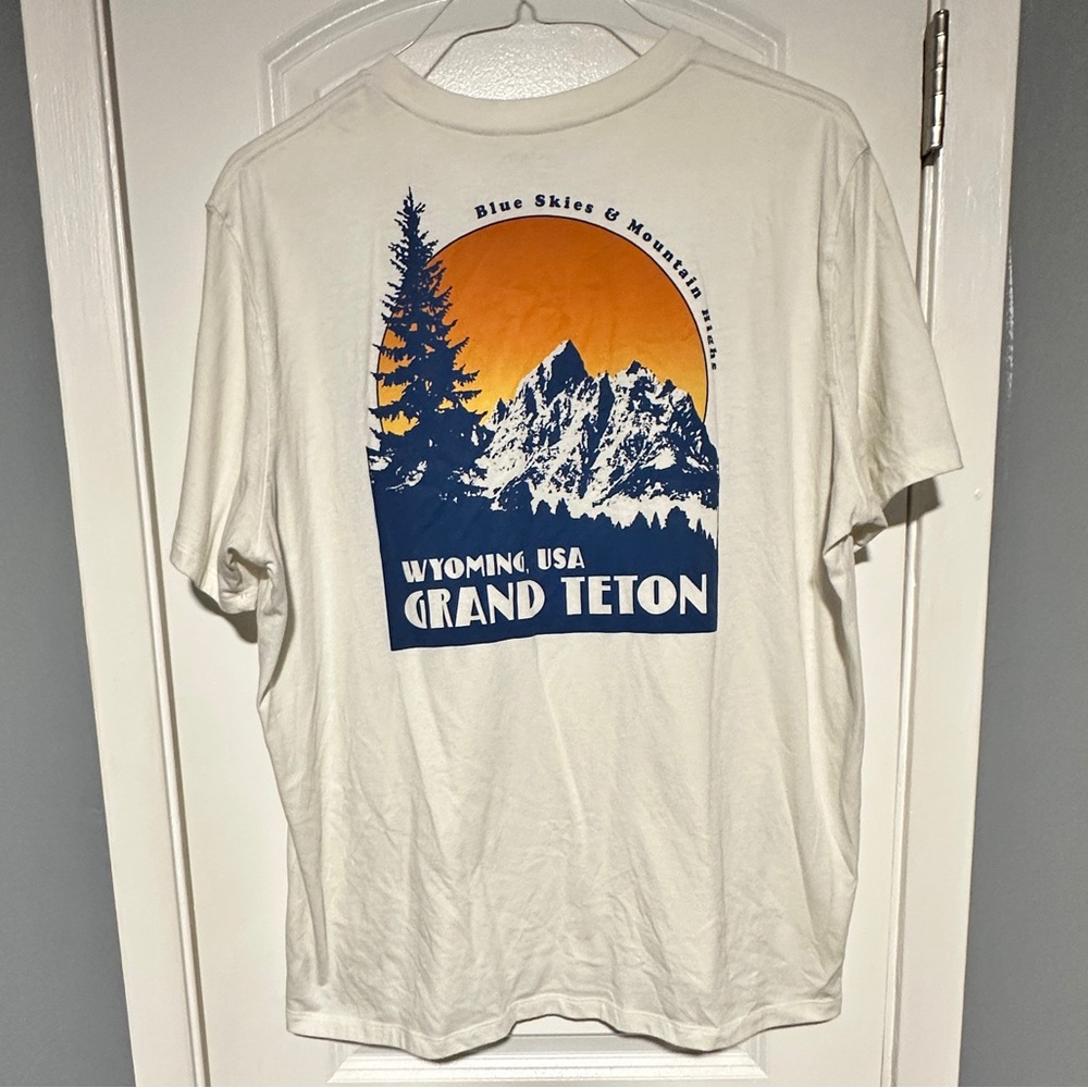 Old Navy White Graphic Tee